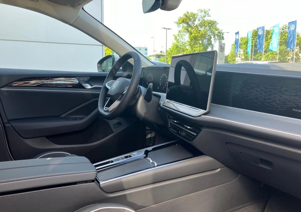 Volkswagen Passat cena 215373 przebieg: 5, rok produkcji 2024 z Koszalin małe 379